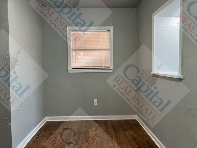 Building Photo - Home Sweet Home