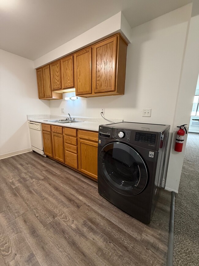 IN UNIT LAUNDRY AVAILABLE NOW! - The Red Lion