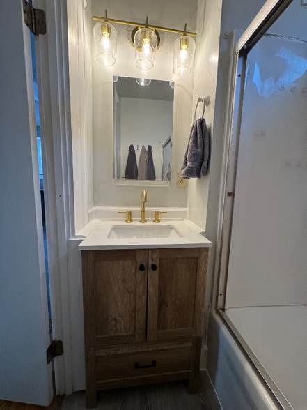 Building Photo - 420 Ada St