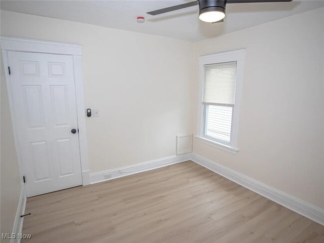 Building Photo - 3219 W 86th St