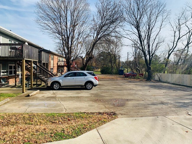 Building Photo - 384 Redding Rd