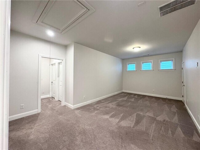 Building Photo - 1055 Penny Ln