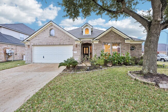 Building Photo - 15114 Magnoliabough Pl