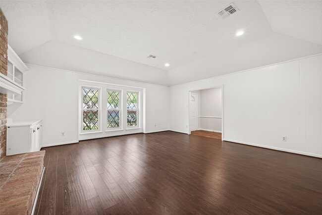 Building Photo - 6207 Claridge Dr