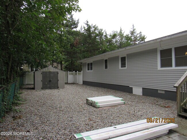 Building Photo - 255 Dogwood Ln
