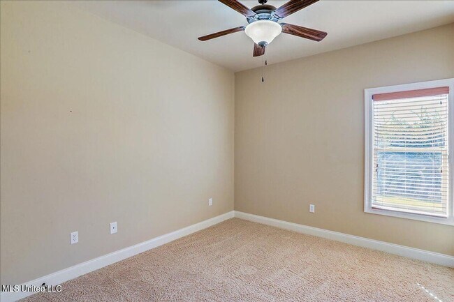 Building Photo - 3 Bed/2 Bath Home in North Place Reserves in Madison