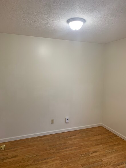 Building Photo - 1319 Tedlee Dr