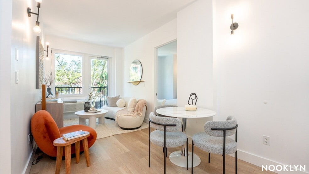 Building Photo - 1042 President St