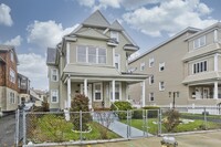 Building Photo - 47 Mooreland St