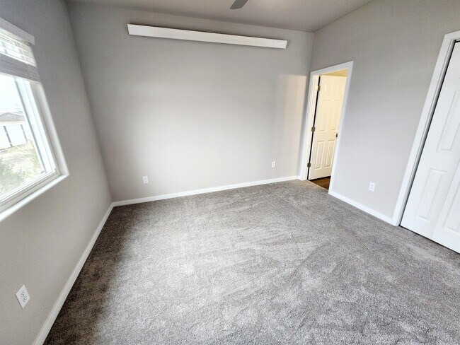 Building Photo - 2634 Hennessy Dr
