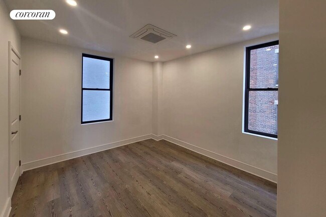 Building Photo - 45 W 81st St