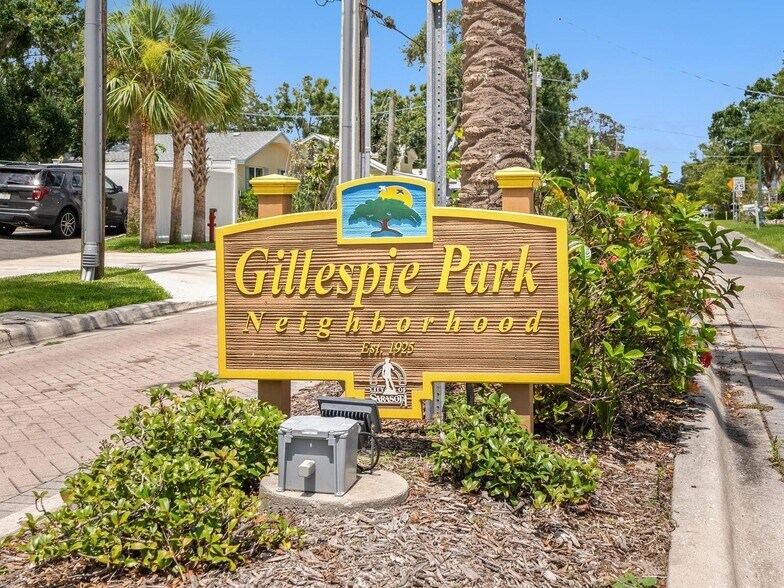 Building Photo - 1704 5th St