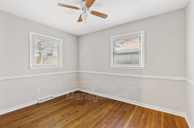 Building Photo - 3633 King Arthur Dr