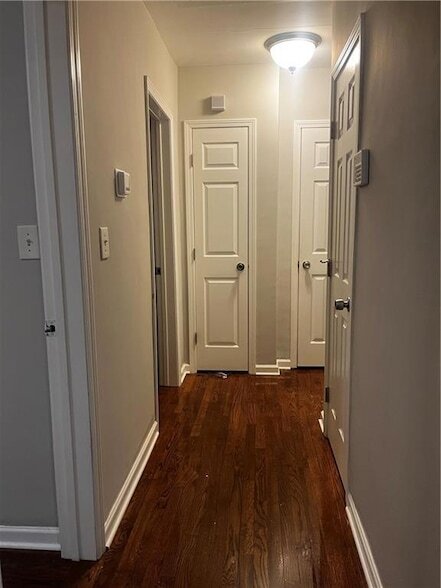 Building Photo - 1840 Camellia Dr