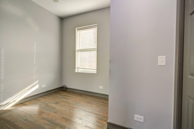 Building Photo - 1659 W 21st St