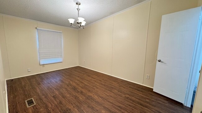 Building Photo - 122 Curtis Rd