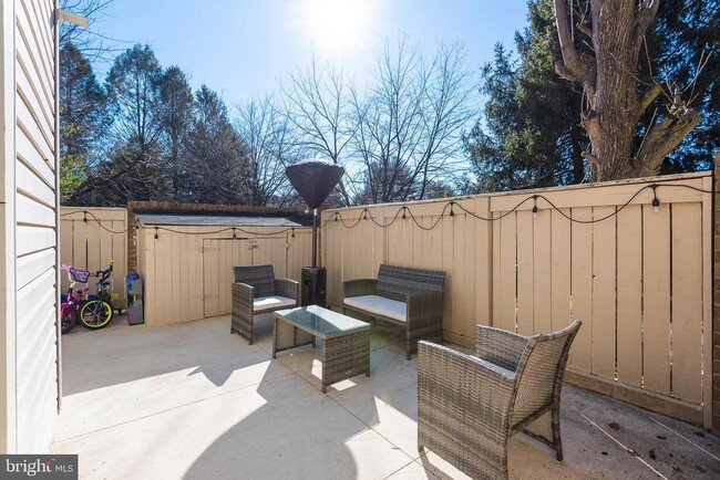 Fenced Terrace To Enjoy All Year Round - 8822 Dowling Park Pl