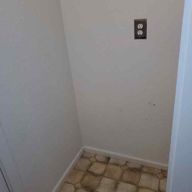 Building Photo - 2436 SW 23rd St