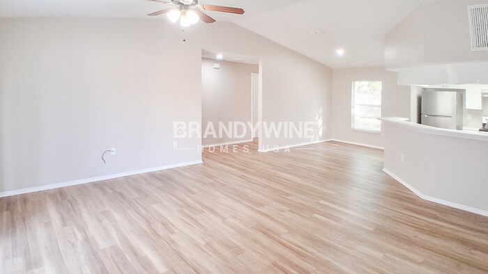 Building Photo - 4311 Thonotosassa Ave