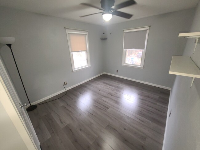 2nd bedroom with ceiling fan - 2015 Arlene Dr