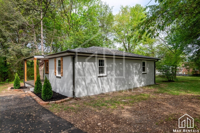 Building Photo - Cloaninger