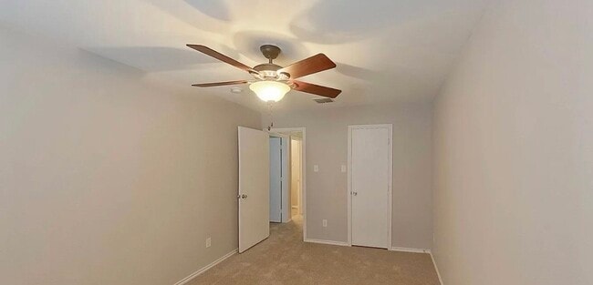 Building Photo - A Place to Settle In: Inviting 5-Bedroom Family Home