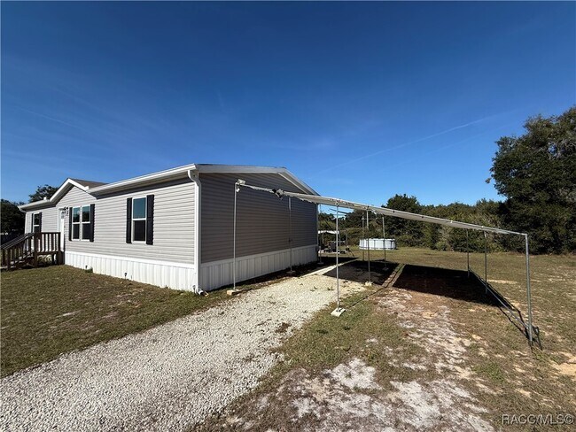 Building Photo - 5469 W Grovepark Rd