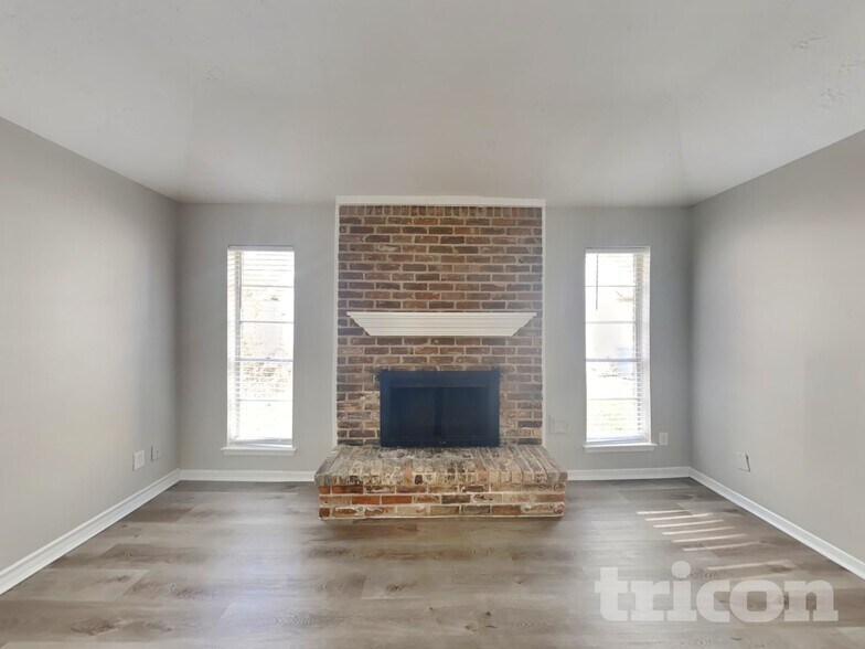 Building Photo - 23827 Beaverwood Dr