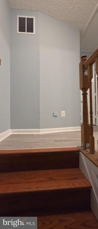 Building Photo - 323 Lindera Ct
