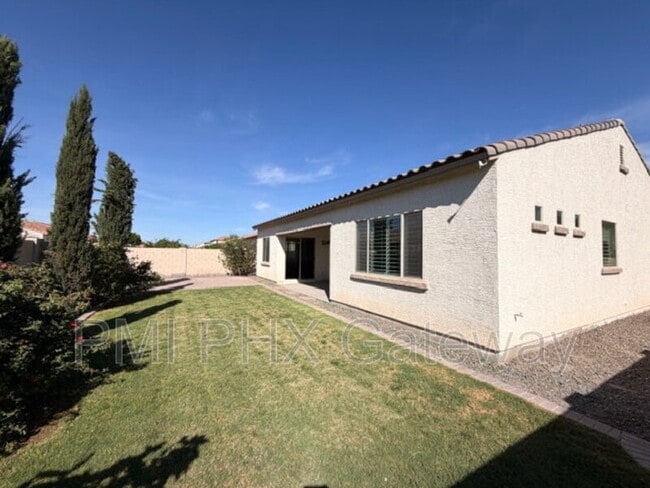 Building Photo - 2685 E Ebony Dr