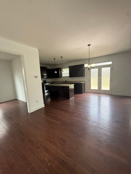 Building Photo - 6035 Stonebrook Ln