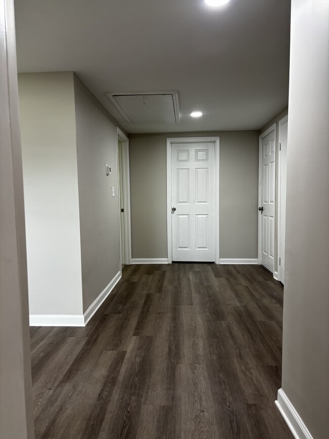 Building Photo - 1127 Olivia Ln