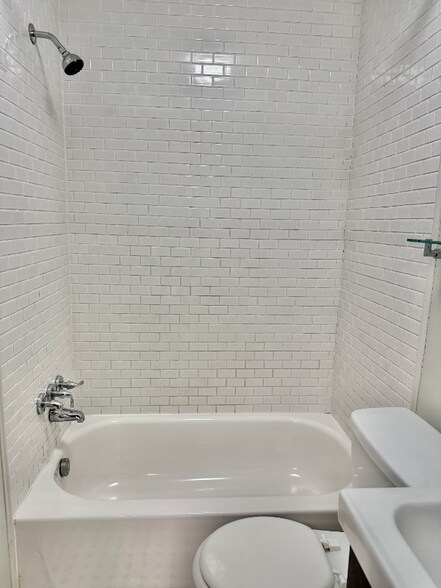 Building Photo - 2602 E Lehigh Ave