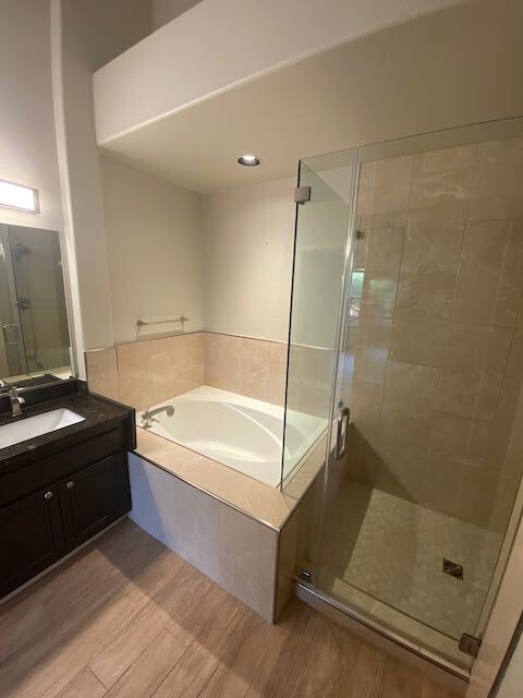 Master Bath - 439 Camille Cir