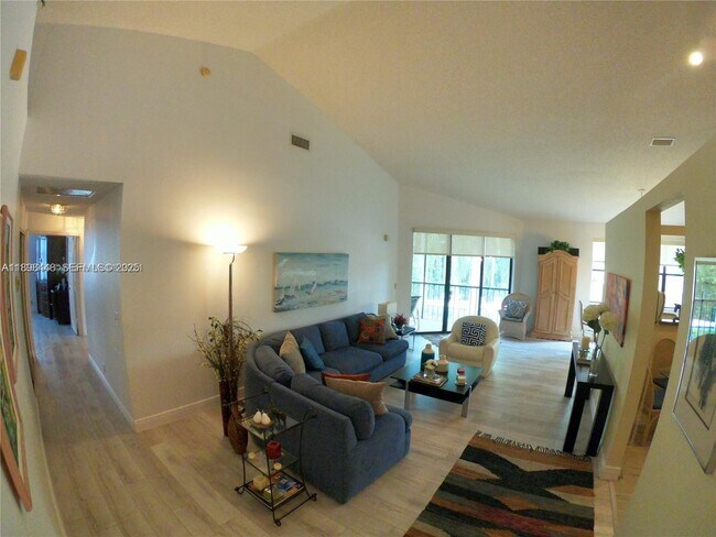 Building Photo - 5800 Coach House Cir