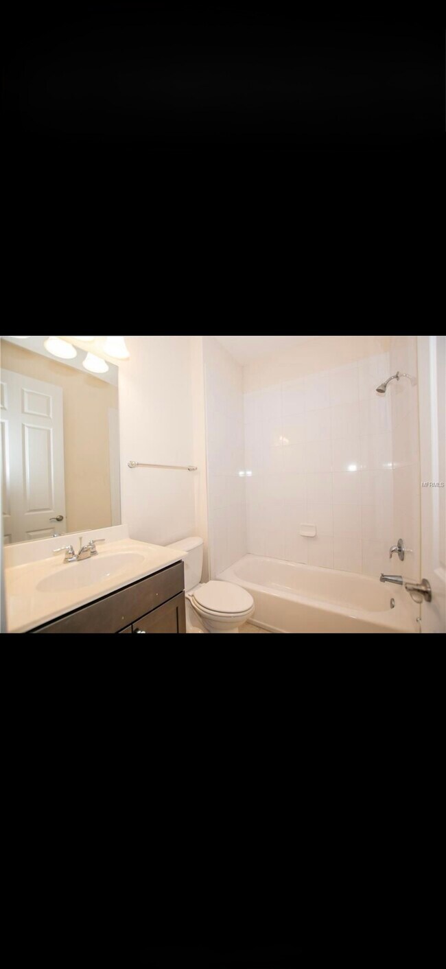 Building Photo - 649 Hangnest Ln