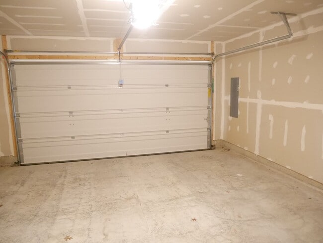 Building Photo - Stunning 3 Bedroom Townhouse Easton, MD