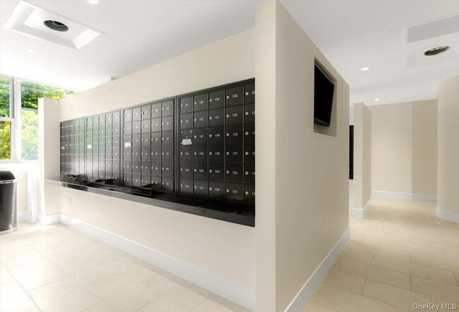 Building Photo - 70-25 Yellowstone Blvd