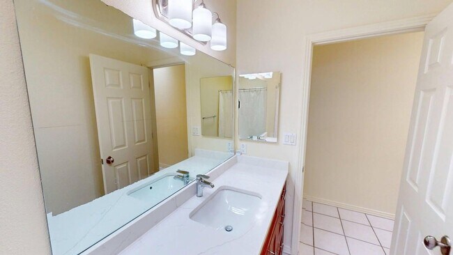 Building Photo - 4759 Solecito Way