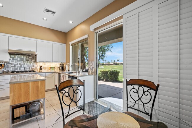 Building Photo - 461 Desert Holly Dr