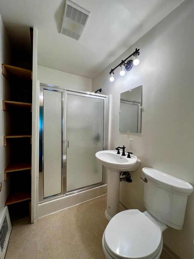 Building Photo - House in Yakima!