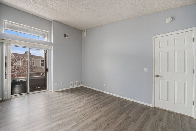 Building Photo - Lake Views in the City! **Move-In Special**