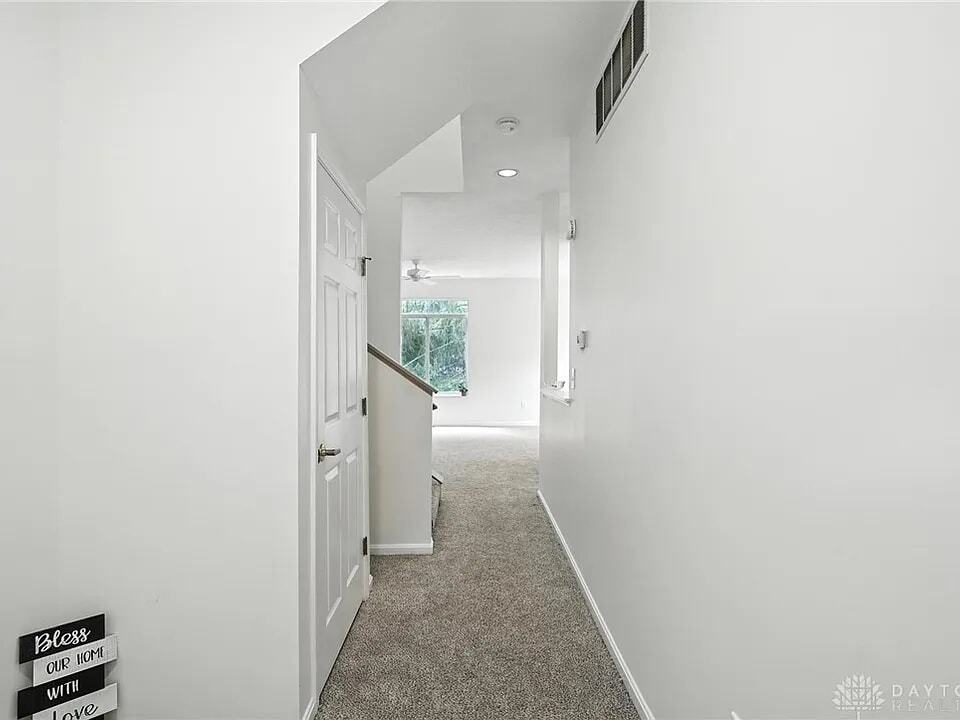 Building Photo - 8576 Timber Park Dr