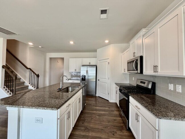 Building Photo - 517 Bonifay Dr