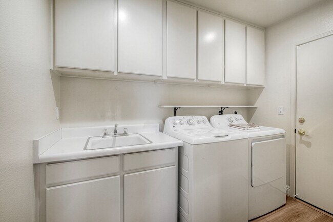 Building Photo - 2338 Cartegena Way