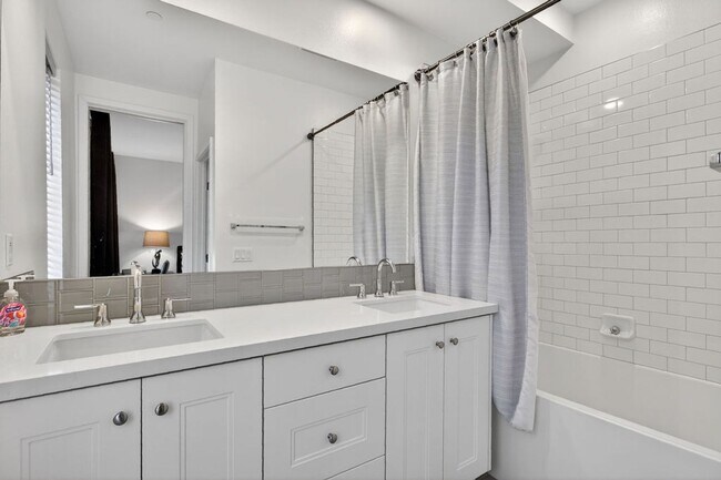 Building Photo - Doheny Beach Gem