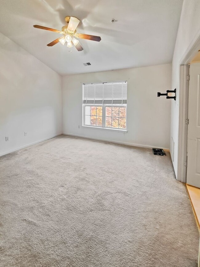 Building Photo - 3074 Esser Pl