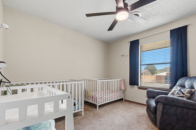 Building Photo - Spacious 3 bedroom 2 bath home with Solar Panels