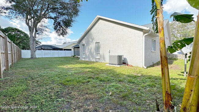 Building Photo - 925 Osprey Ln