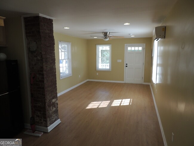 Building Photo - 5168 Avery St SW